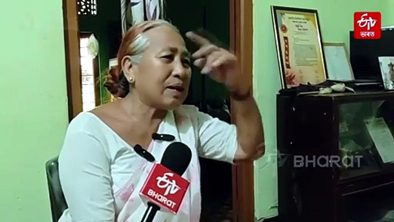 সম্ৰাট অশোকৰ আদৰ্শৰে পথৰ কাষত কৃষ্ণচূড়াৰ পুলি ৰোৱা প্ৰকৃতিপ্ৰেমীজন কোন ?