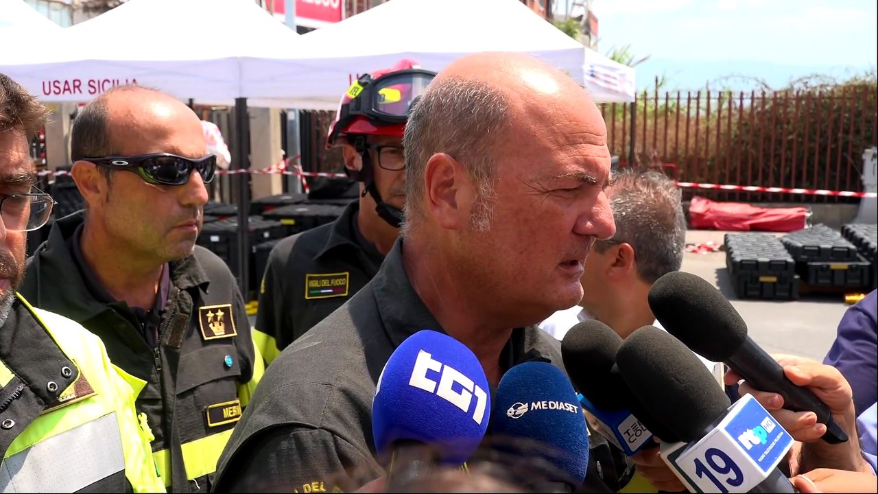 Crollo palazzina a Pistunina, il comandante Burgio: «Contiamo di recuperare i dispersi in breve tempo, già oggi»