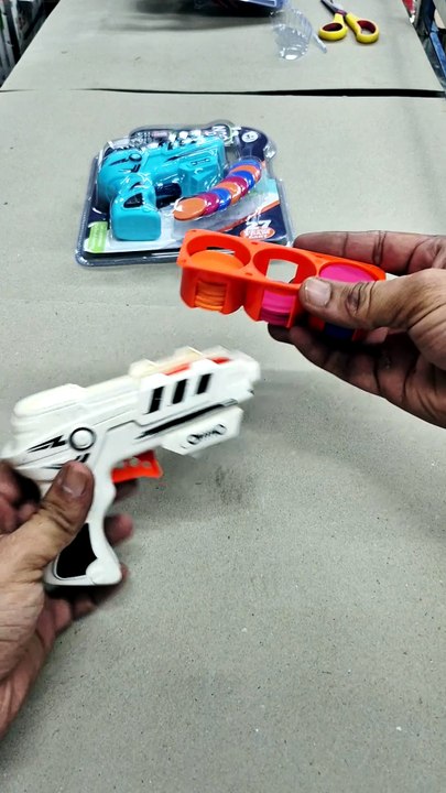 K.V. Toys Shoot Disc Gun 🔫 | Unboxing & Review