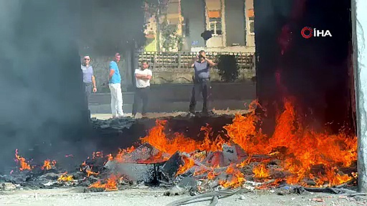 Yangın paniği: Kentsel dönüşüm alanındaki boş dükkanda alevler yükseldi