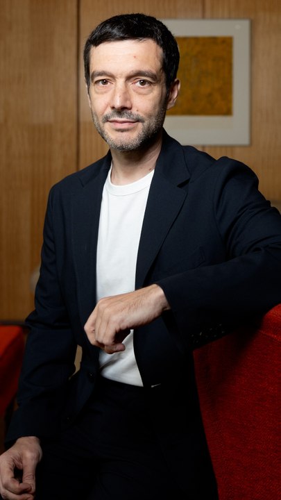 Entrevista al ministro Bustinduy: "La atención a los cuidados será el mayor legado de esta legislatura"