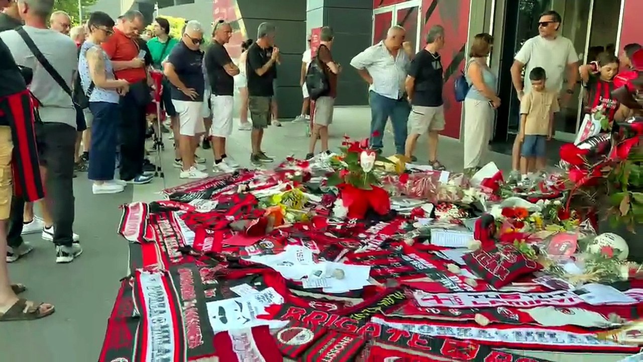 Franco Baresi, a Casa Milan prosegue il commosso omaggio dei tifosi