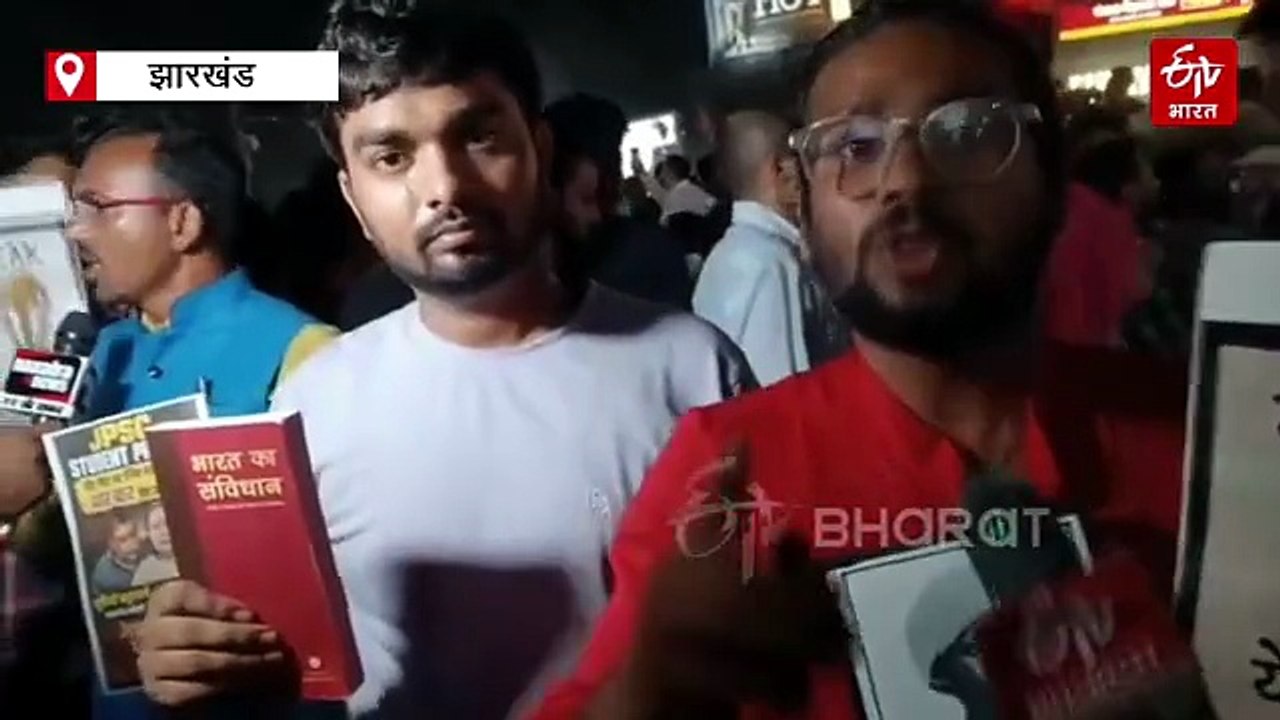 जेपीएससी–जेएसएससी आंदोलन का नौवां दिन, मशाल जुलूस निकालकर छात्रों ने जताया विरोध
