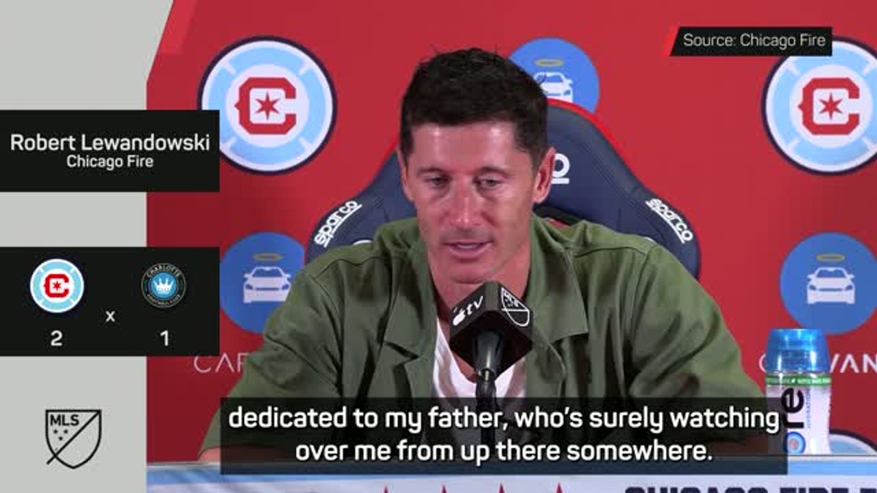 Lewandowski dedicates first MLS goals to his late father