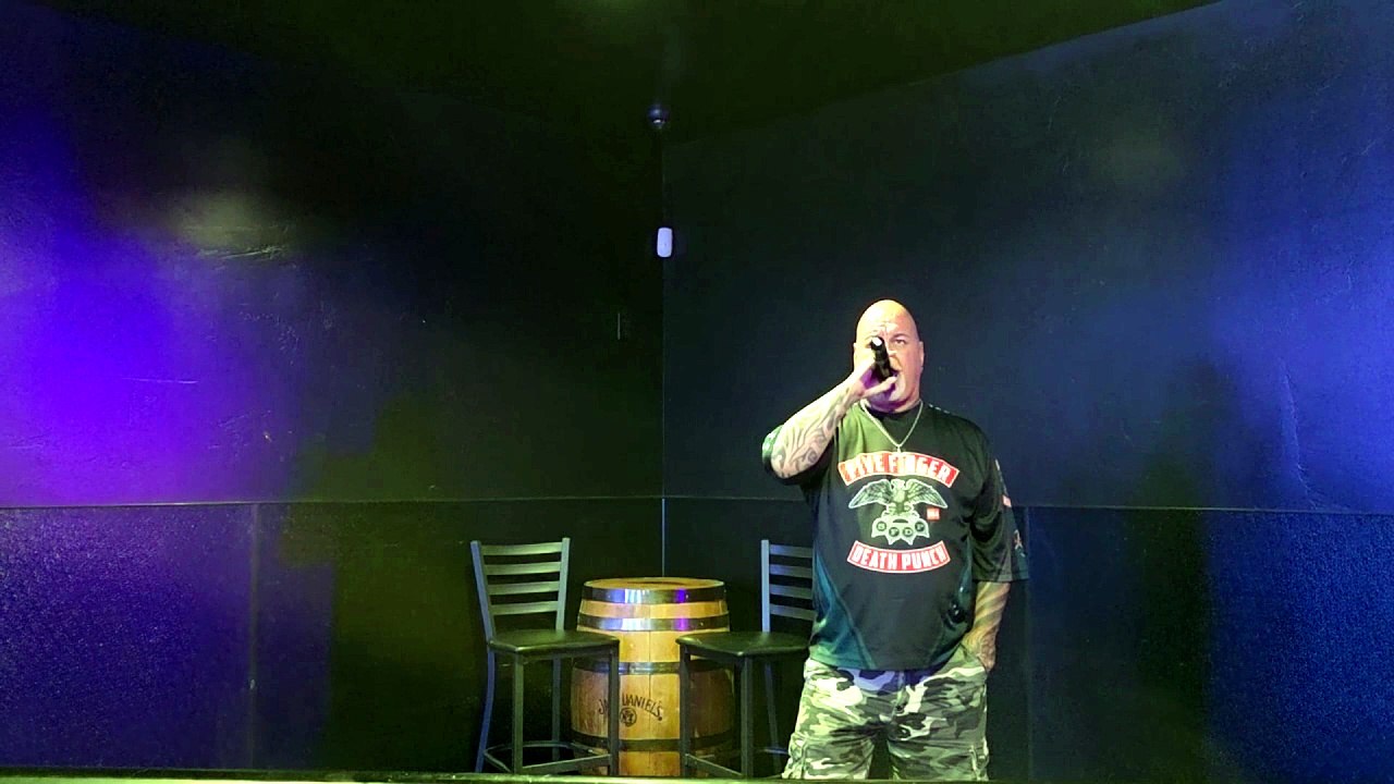 FIVE FINGER DEATH PUNCH - DIGGING MY OWN GRAVE (PERFORMED LIVE AT THE WESTERNER)