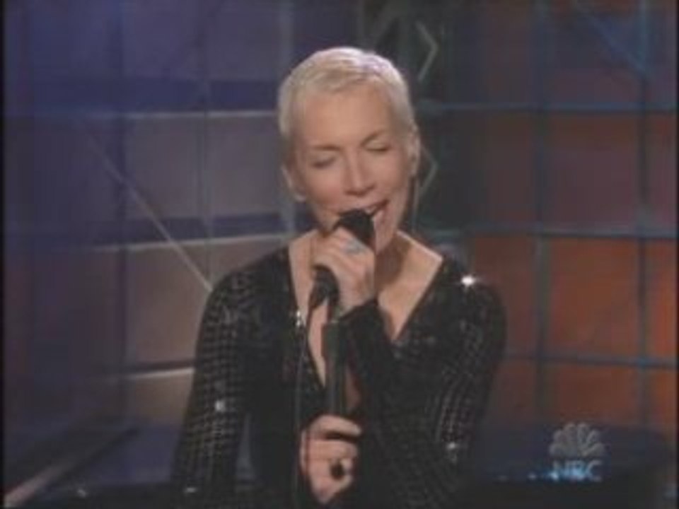 Annie Lennox - Wonderful [Live@Tonight Show 27-10-2003]