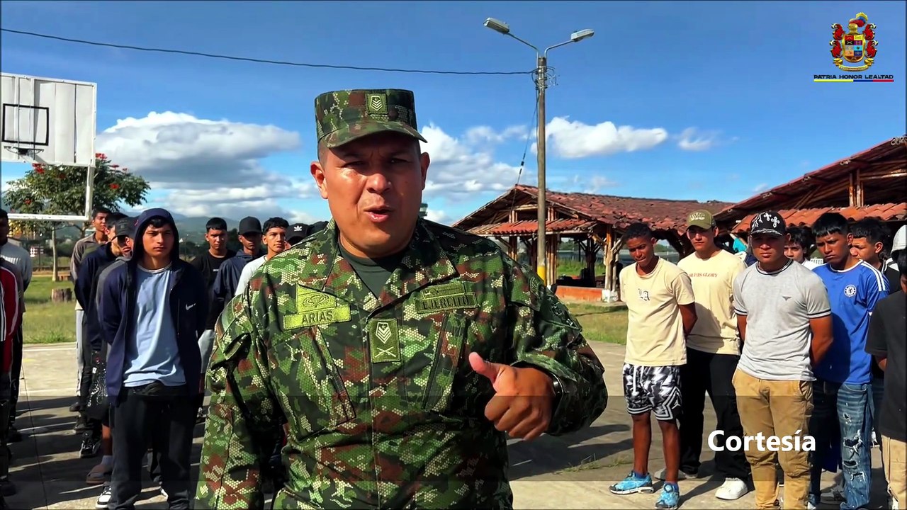 Servicio militar 2026: Ejército abre convocatoria para hombres y mujeres con sueldo y beneficios educativos.