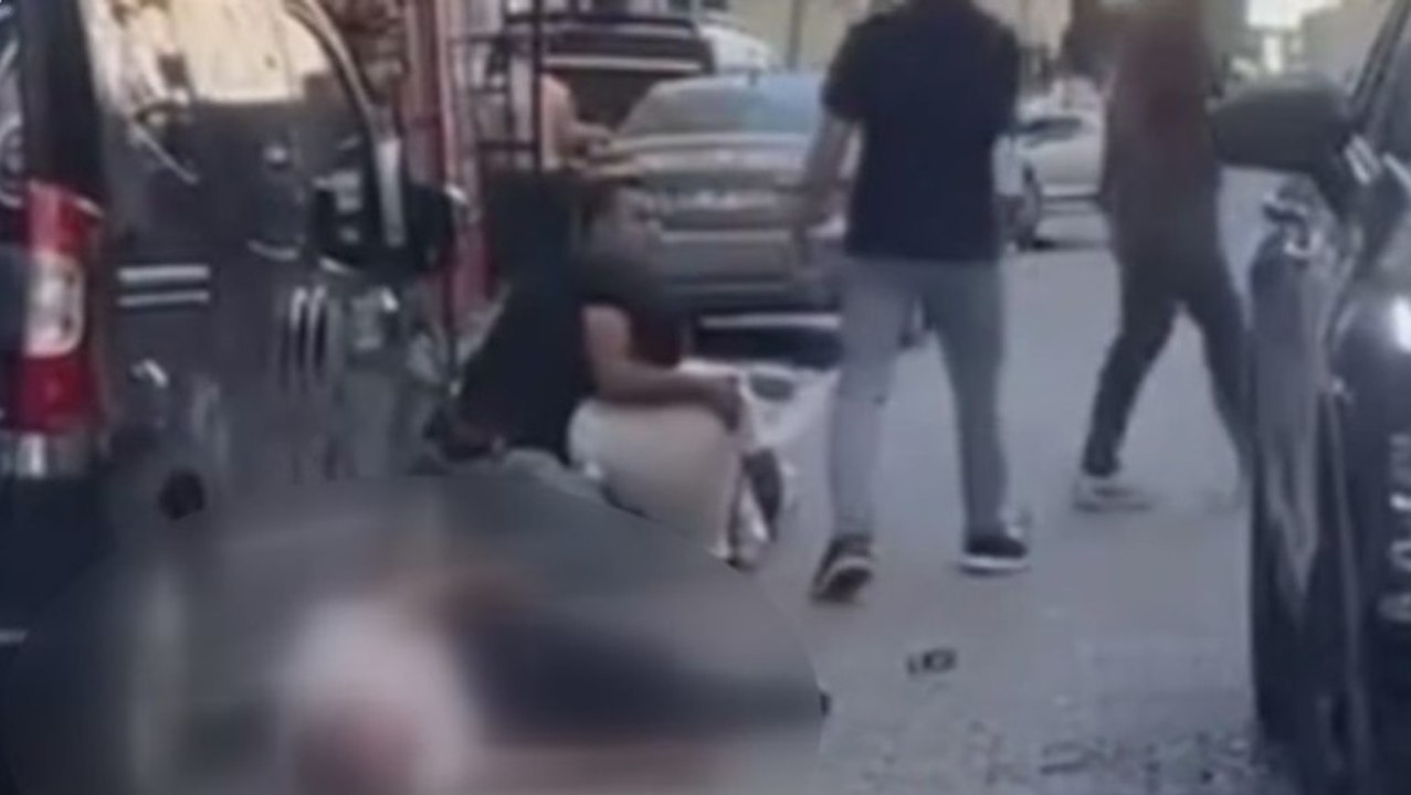 Esenyurt'ta husumetli iki grup arasında silahlı kavga: 2 yaralı