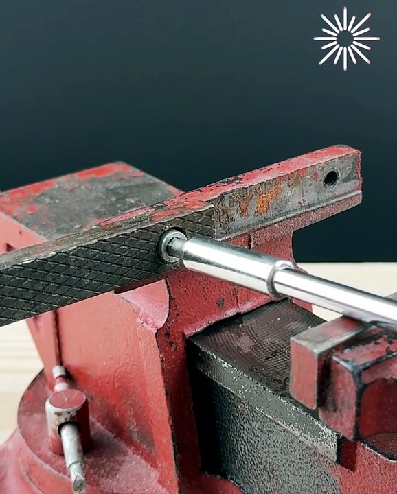 Creative tool storage with a vise🧰
