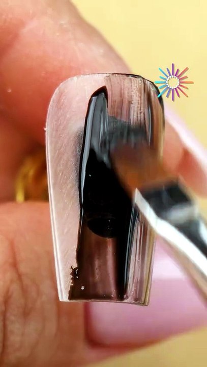 Dark rose nails with a glow effect💅🌹