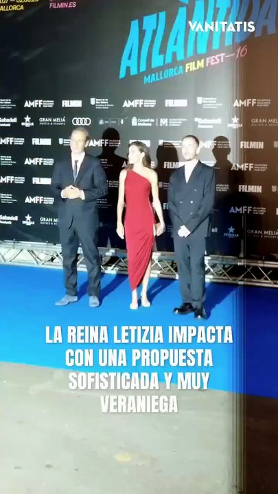 LA REINA LETIZIA IMPACTA CON UNA PROPUESTA SOFISTICADA Y MUY VERANIEGA