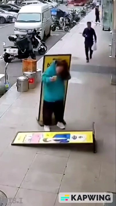 Funny moment #funny #fails #fyp #trending #follow