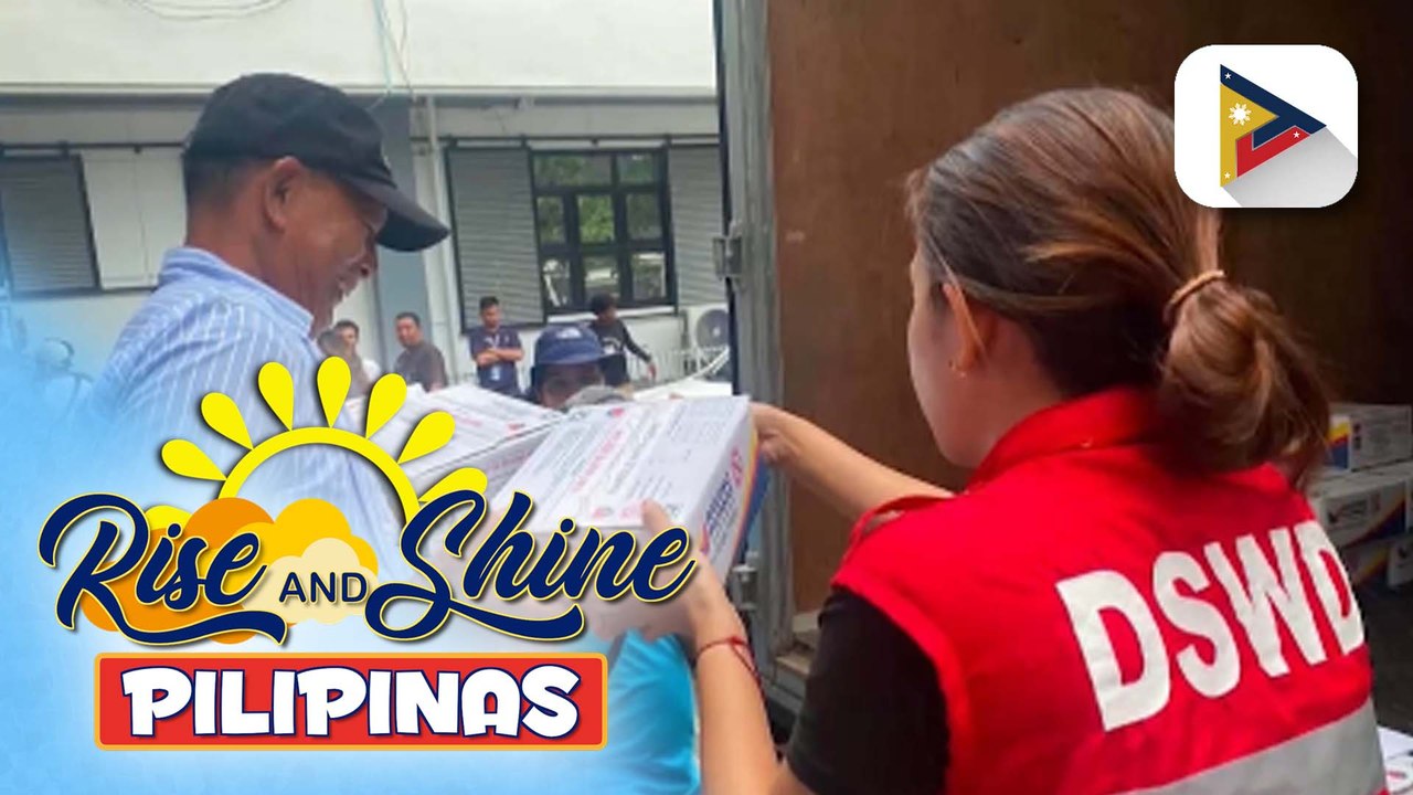 DSWD, naghatid ng tulong sa mga stranded na pasahero sa Tabaco Court, Albay dahil sa epekto ng Bagyong #LuisPH
