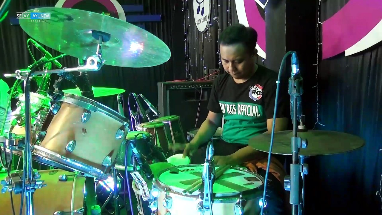 Selvi Ayunda feat Kang Ojol - Randhe Ngudeh