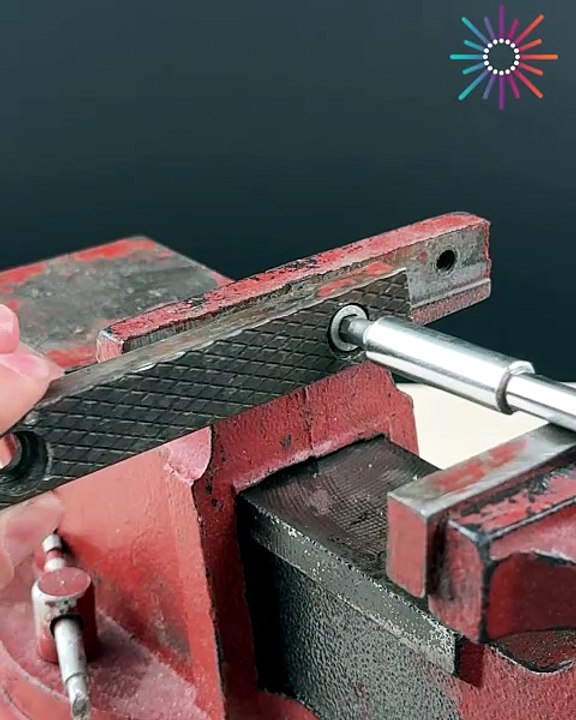 Creative tool storage with a vise🧰