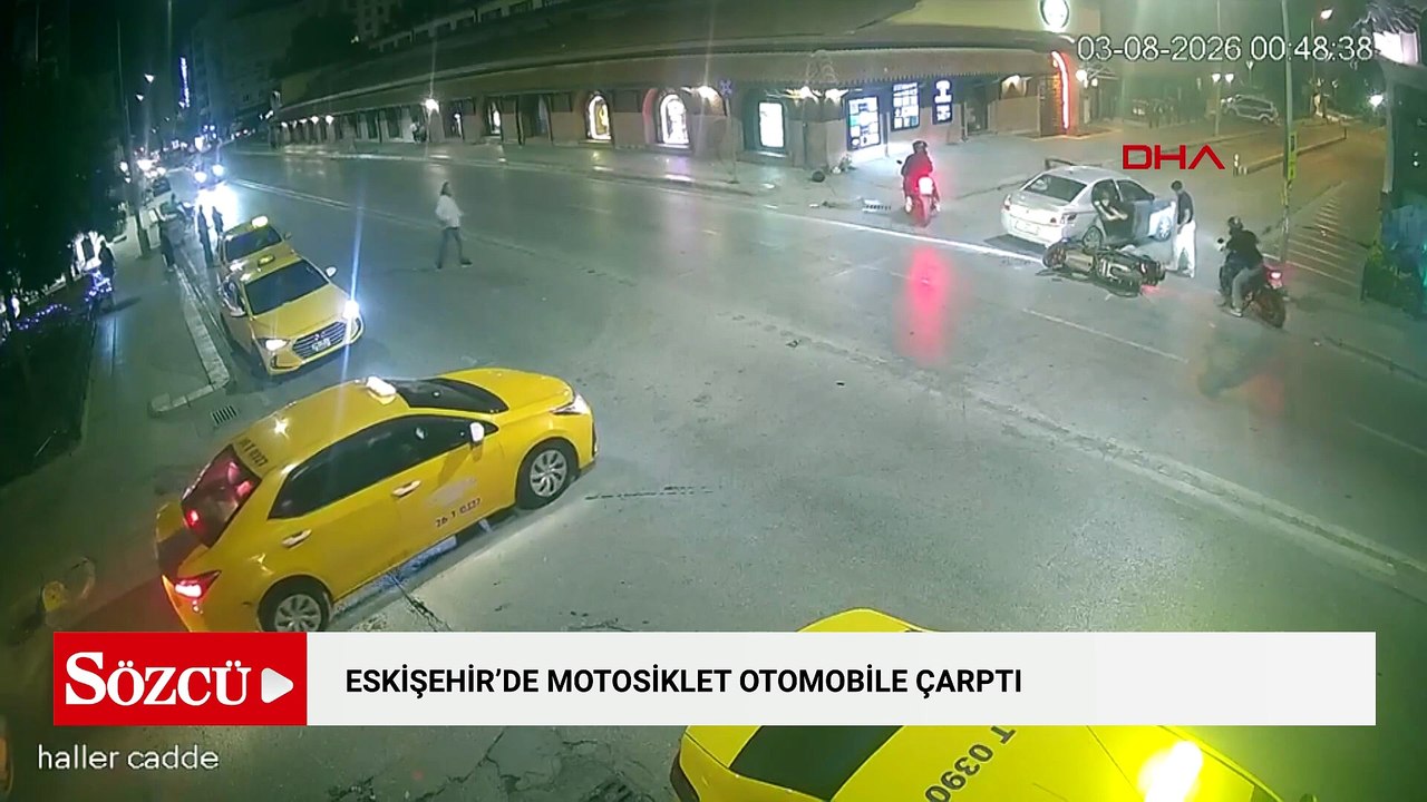 Eskişehir’de motosiklet otomobile çarptı; kaza kamerada