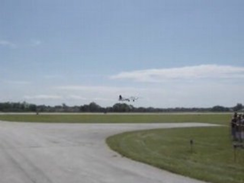 B17 Takeoff, Lost Nation Airshow 08 video Dailymotion