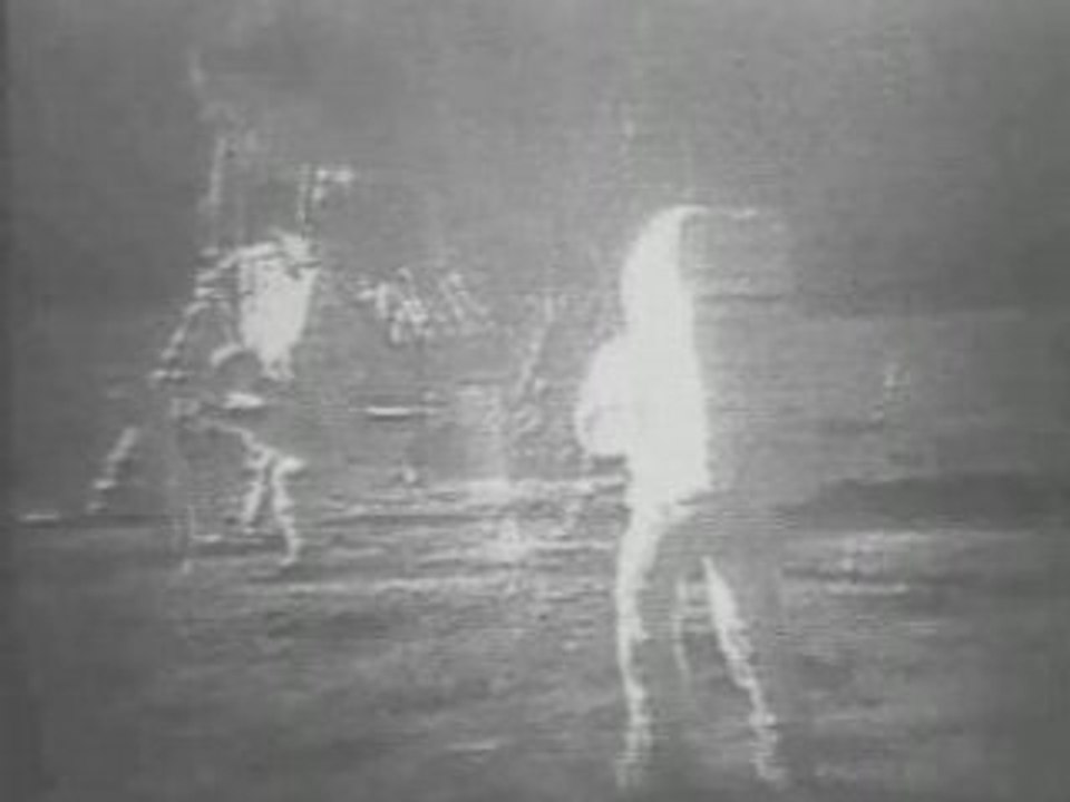 Video UFO ( 1969 July 20 NASA Apollo 11 ) Neil Armstrong