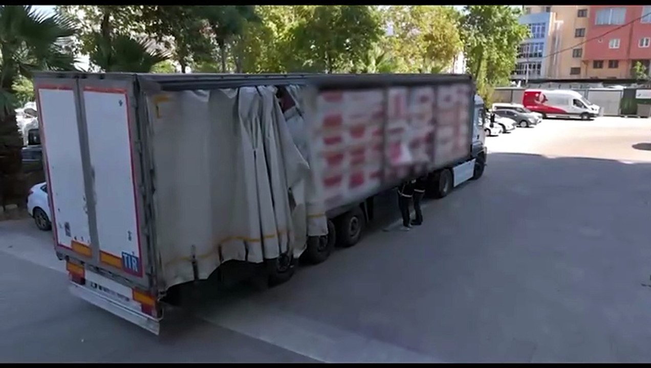 YAKALANAN SİGARALAR BİNAYA SIĞMADI