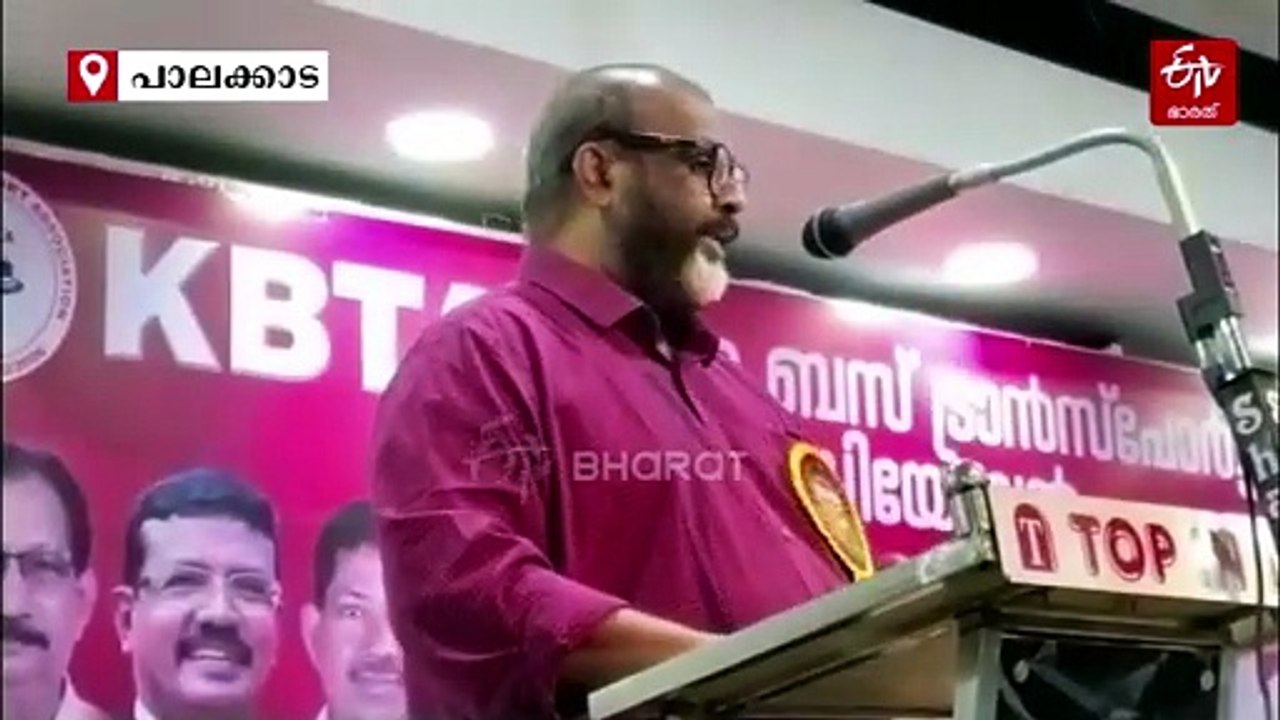 ''കാശ്‌ കുറഞ്ഞ ബസിൽ തള്ളിക്കയറുന്നു, പ്രയദർശിനി വിജയിച്ചത് വനിതകളുടെ ദാരിദ്ര്യം കാരണം,'' വിവാദ പമാമർശവുമായി ഗതാഗത മന്ത്രി