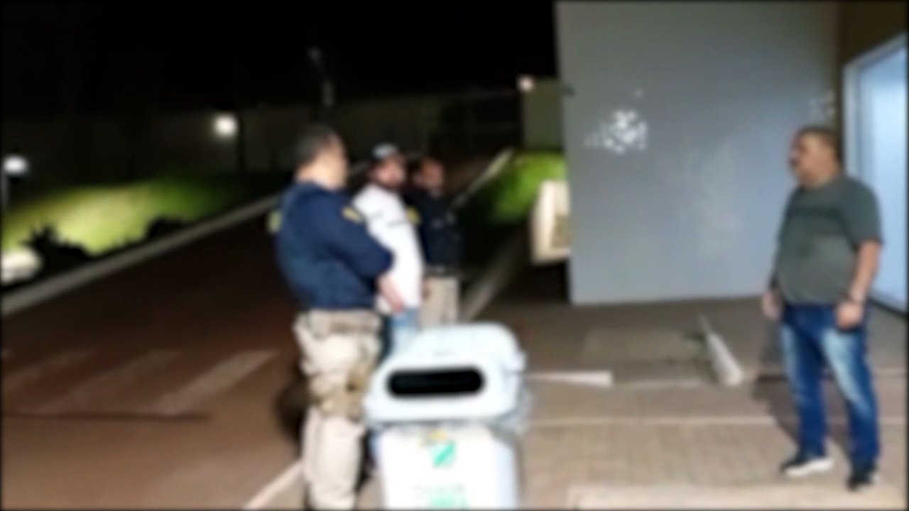 Mulher bate o carro, chama o marido e ambos são detidos pela PRF em Cascavel