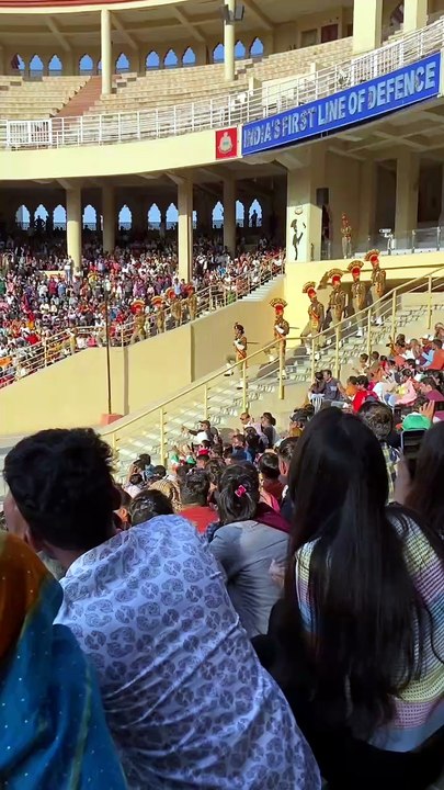 India vs Pakistan at the Wagah Border 🇮🇳🇵🇰