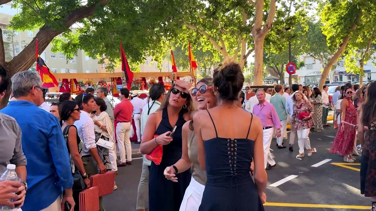 Tana Rivera da un paso más con Andrés Roca Rey al reunir a su familia para apoyarle