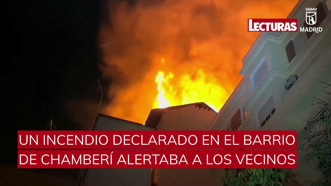 Un aparatoso incendio en Chamberí (Madrid) provoca el colapso de un edificio de viviendas