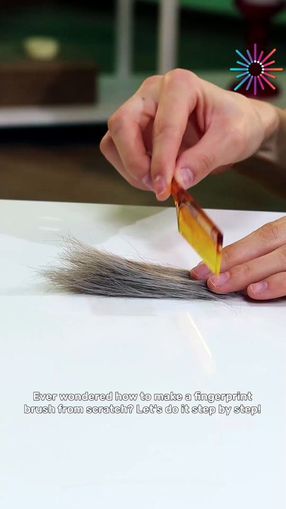 DIY fingerprint brush in a few easy steps 🖌️