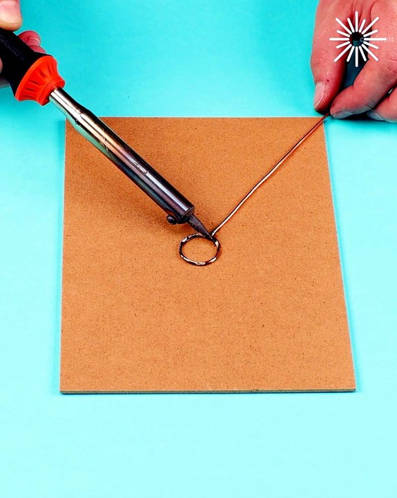 Turning the ordinary into the extraordinary with these DIY hacks! 💡