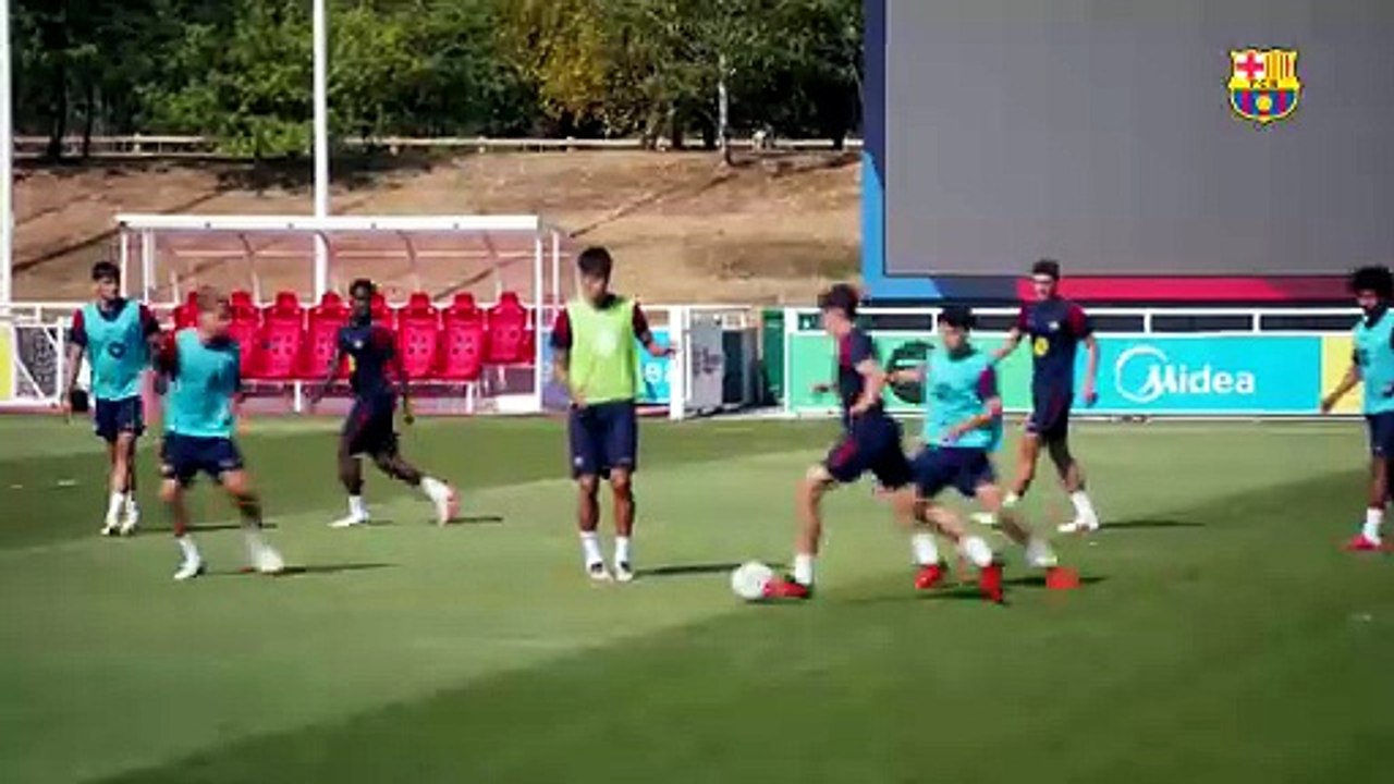 Partido de entrenamiento del Barça antes del regreso de su concentración en Inglaterra