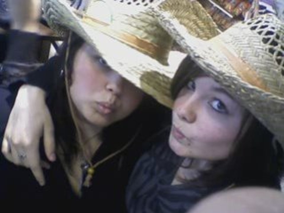 ELODY D'AMOUR JE T'AiiME A LA FOLiiES