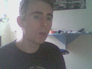 Wiwi égratigne "Real girl"