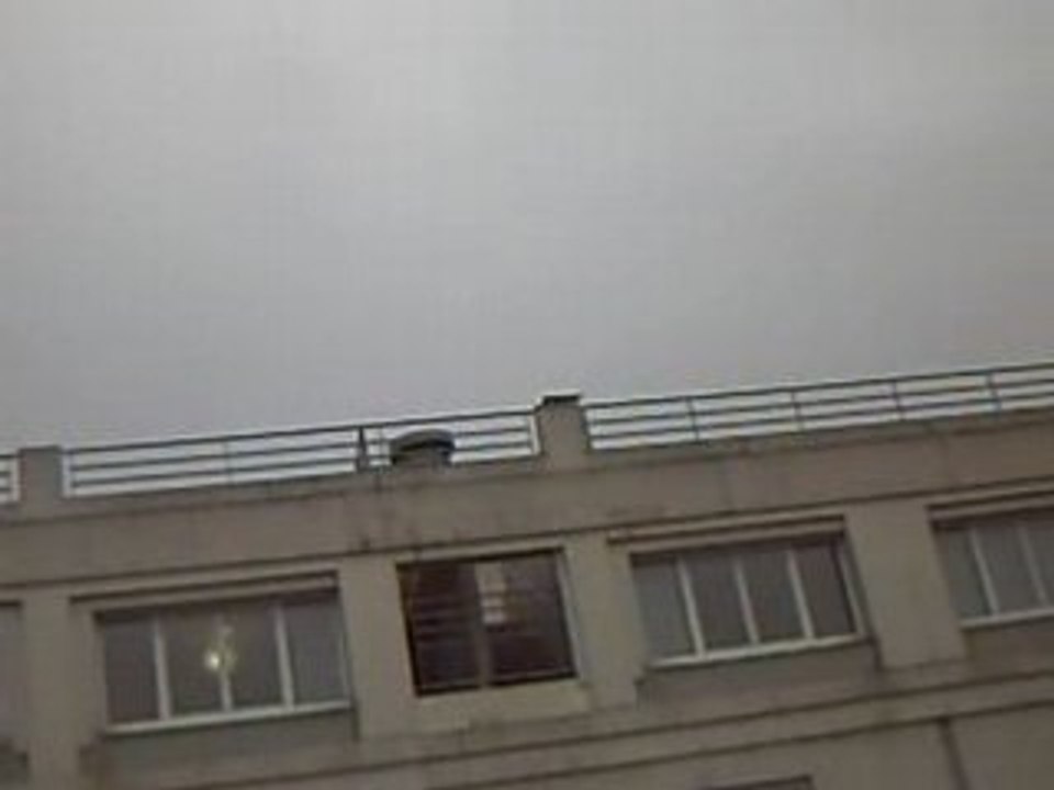 impact de foudre environ à 1km et 320m (1320)m  à lyon
