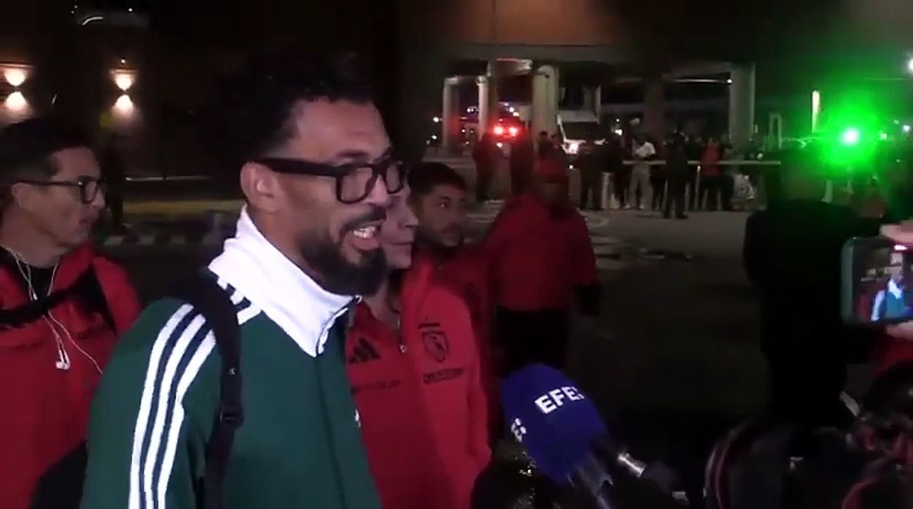 Vozinha provoca locura en su llegada a Chile para jugar con Colo Colo