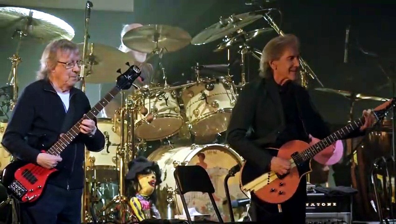 I Can't Hold Out (Elmore James cover) with Jeremy Spencer & Bill Wyman - Mick Fleetwood & Friends (live)