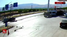 Malatya'da pikap ile çarpışan otomobil devrildi