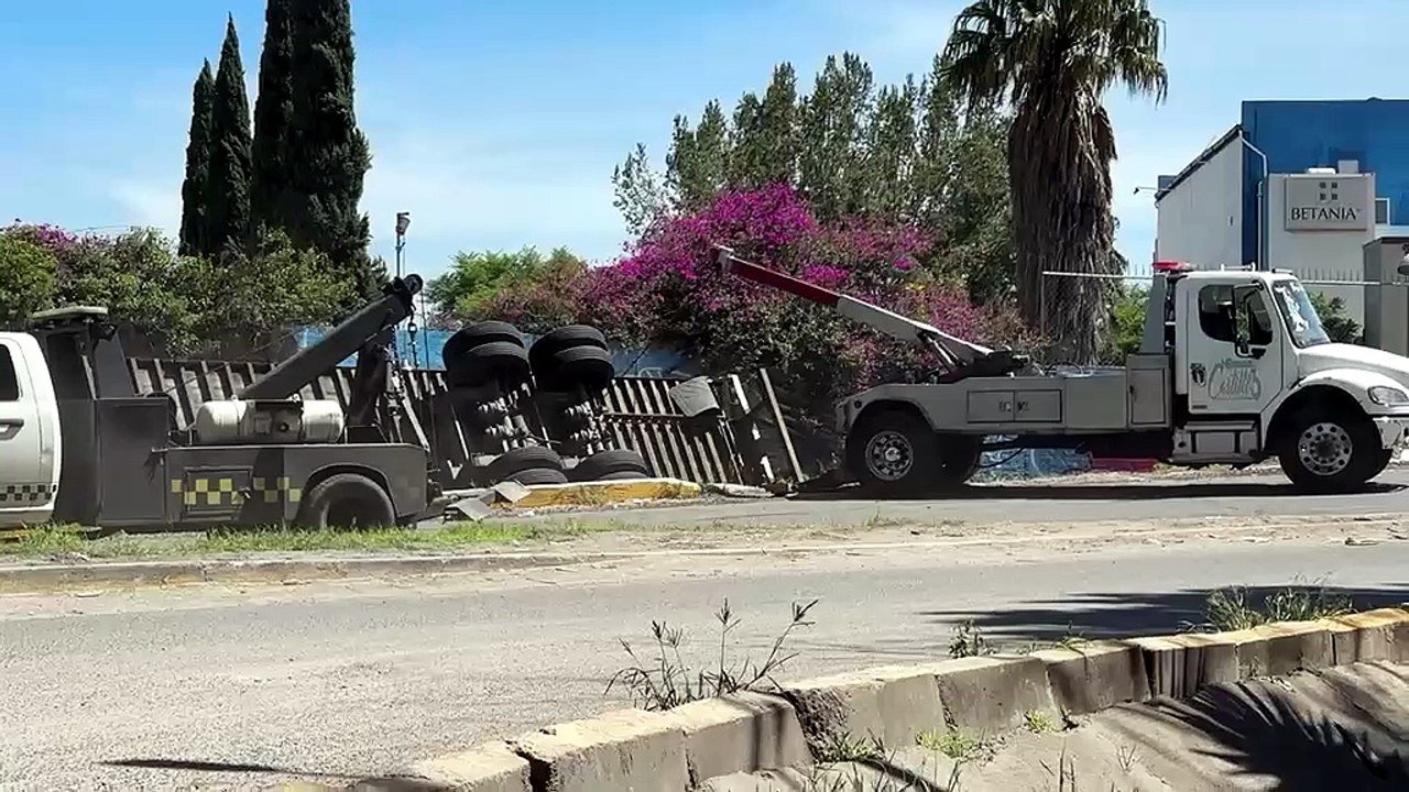 volcadura en Carretera México-Texcoco