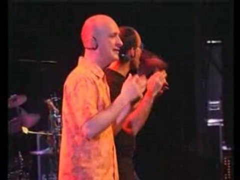 Les Tambours d'Akatu, cascas et chant