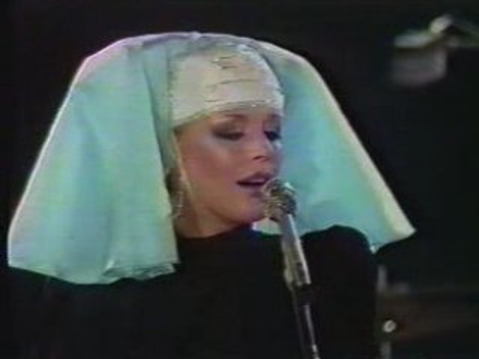Marianne Faithfull & David Bowie -  I Got You, Babe Live