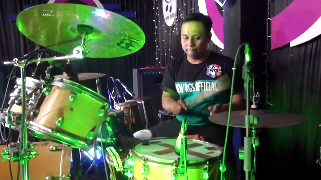 Selvi Ayunda - Awas