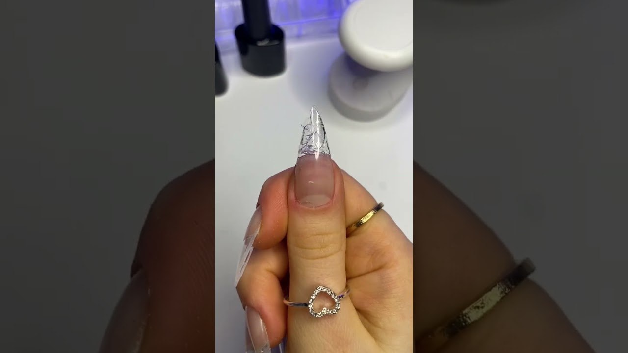 Eiskalte Eisnägel 🥶🧊✨#nails #gelnails #gelxnails #gelx #nägel #nageldesign #icenails #winternails
