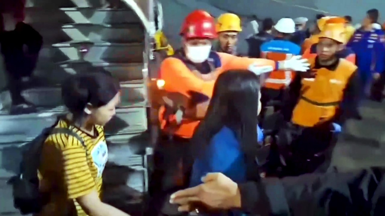 Indonesia ferry fire survivors arrive in Surabaya for treatment