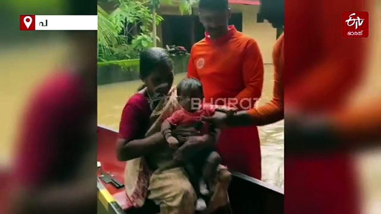 പ്രളയത്തില്‍ മുങ്ങി പത്തനംതിട്ട; ഒറ്റപ്പെട്ടവരെ സുരക്ഷിതമായി രക്ഷപ്പെടുത്തി അഗ്നിരക്ഷ സേന