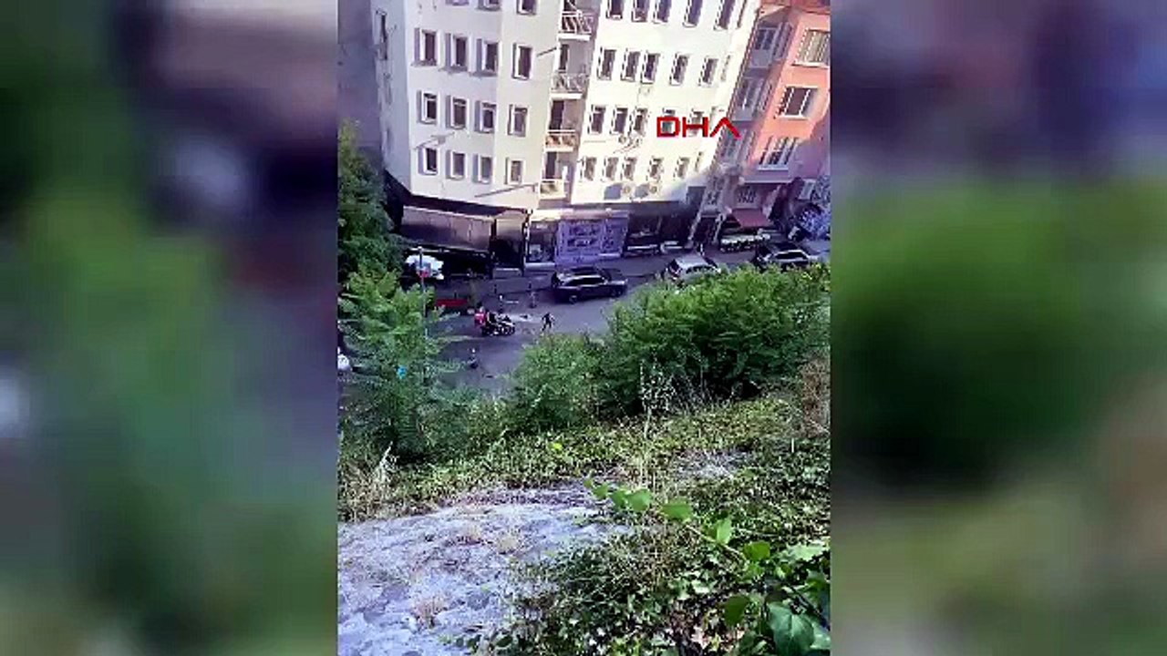 İstanbul'un göbeğinde yarı çıplak dehşet Saçtı: Duba ve sopalarla darbedilen şüpheli gözaltında!