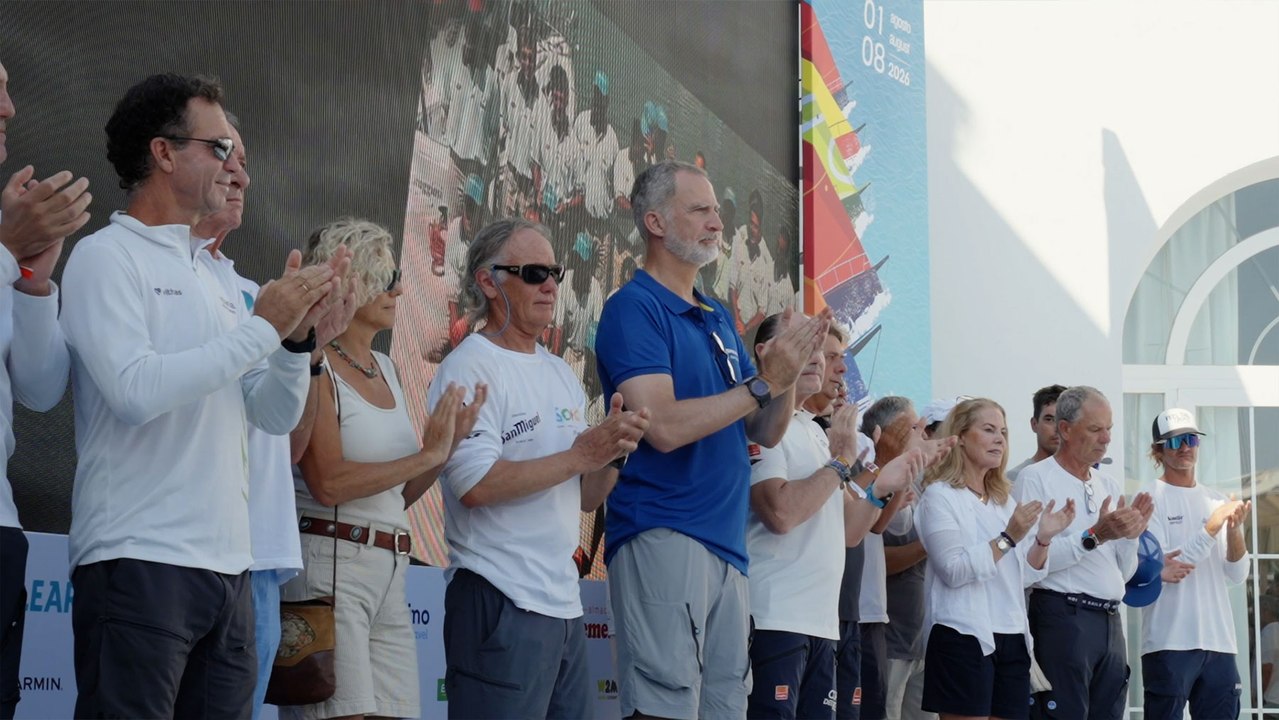 El Rey Felipe VI preside el emotivo homenaje a "Noluco" Doreste y Javier Vallejo en la Copa del Rey Mapfre