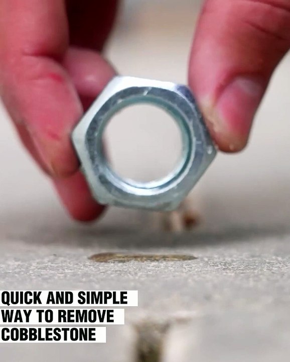 It's really this easy to remove a cobblestone!