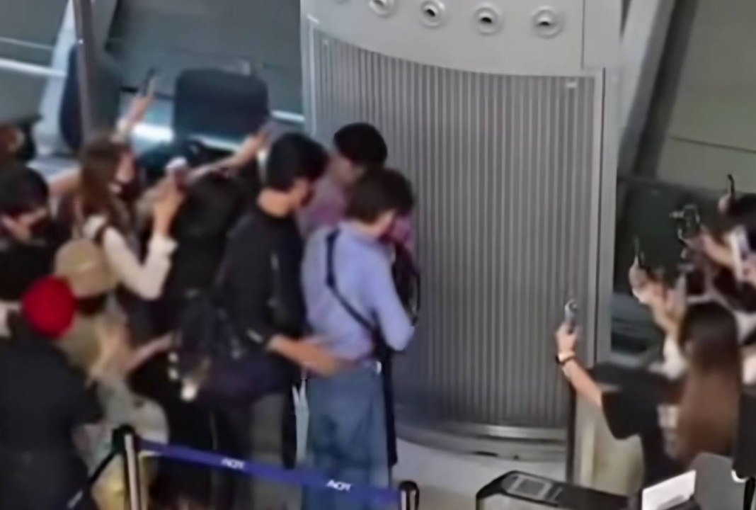 สนามบินสุวรรณภูมิ แจงแล้วปมแฟนคลับไล่ตามดาราจีน จนเกิดอลหม่านเหตุบานปลาย (คลิป)