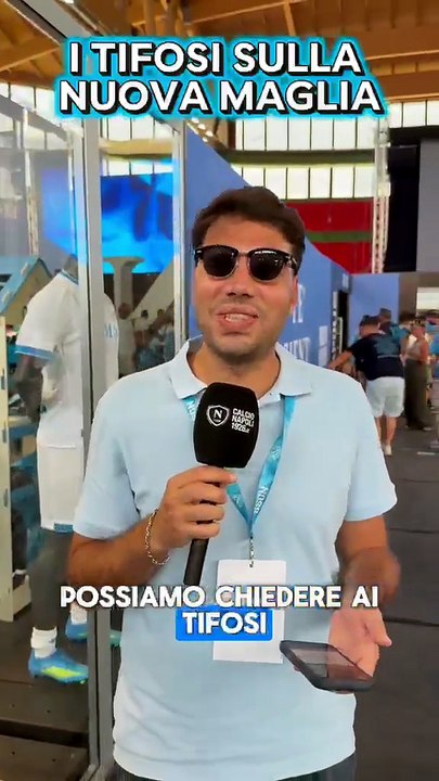 Presentata la terza maglia, omaggio al primo scudetto: la reazione dei tifosi VIDEO
