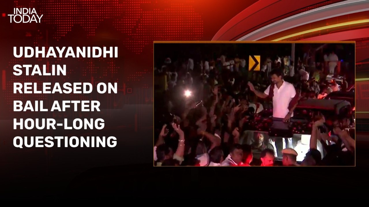 Sea of DMK cadres greets Stalin Jr after he walks free in Trisha remarks case
